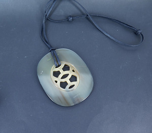 Collier pendentif en corne de buffle personnalisé fournisseur OEM/ODM pour bijoux pour femmes - Product Image 2