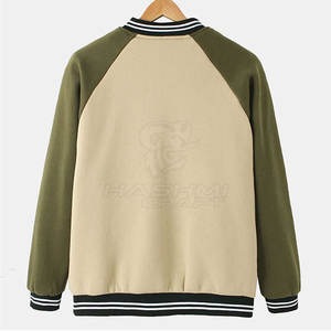 Veste varsity pour homme en matériau de haute qualité, conçue pour vous garder au chaud et vous faire ressortir élégamment en automne et en hiver. - Product Image 2