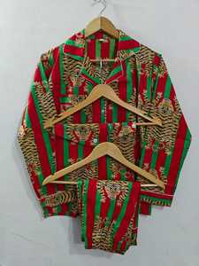 Hermoso Conjunto de Pijama de Algodón con Estampado Floral Verde - Ropa de Dormir Hecha a Mano con Estampado de Bloques para Mujer, Precio al por Mayor - Product Image 3