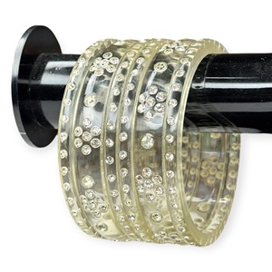 Ensemble de bracelets élégants transparents avec pierres scintillantes, bijoux modernes en acrylique pour femmes, prix de gros - Product Image 1