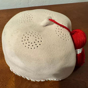 Sombrero Fez Vintage Impermeable, Suave, Blanco con Borlas Rojas Bordadas, Sombrero Masónico de Alta Calidad, Personalizado, Superventas - Product Image 4