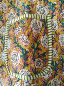 Veste courte matelassée en tissu imprimé à la main indien pour femme, nouveau style, style patchwork, vestes et manteaux matelassés faits à la main - Product Image 3