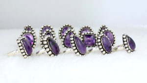 Bague artisanale en laiton vintage avec améthyste naturelle et perles, idéale pour les anniversaires et fiançailles féminines (vente en gros) - Product Image 2