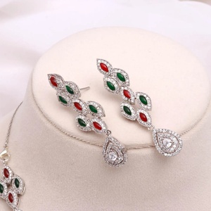 Conjunto de Collar de Rubí y Esmeralda al por Mayor, Chapado en Oro, Latón, Joyería Fina, Proveedor, Colección de Boda, Joyería Nupcial - Product Image 4