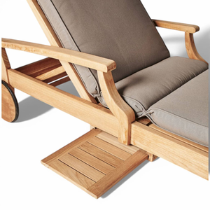 Chaise longue d'extérieur inclinable en teck séché au four, avec surface de couchage à lattes et plateau pliable pour boissons - Product Image 6