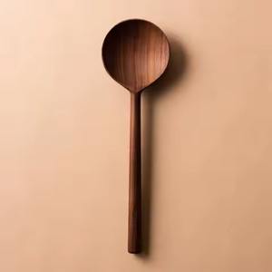 Cuillère de service traditionnelle en bois faite à la main, ustensile de cuisine pour mélanger le riz, le curry, la soupe, la salade, idéale pour la cuisine à la maison ou au restaurant - Product Image 2