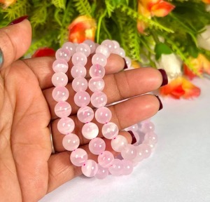 กำไลข้อมือเรซิ่นแกะสลักลายดอกไม้สไตล์วินเทจ ลายดอกชบาเขตร้อน สีม่วงเขียว ดีไซน์โดดเด่น - Product Image 3