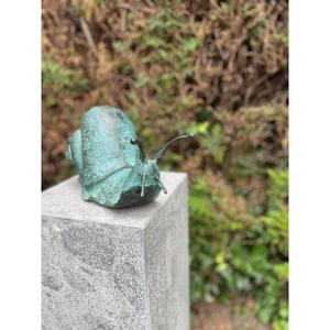 Ornement décoratif en fonte pour jardin, escargot, finition patine verte antique, artisanat métallique - Product Image 1