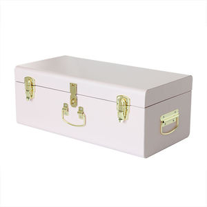Caja de Joyería de Metal Roja Hecha a Mano, Rectangular, con Tapa con Bisagras, Diseño Clásico con Cierres Dorados, Contenedor de Almacenamiento de 1 Nivel - Product Image 3