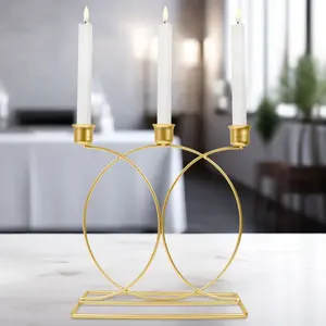 Fantásticos portavelas de metal que añaden una elegancia atemporal a cualquier espacio, complementando sin esfuerzo tanto la decoración moderna como la tradicional. - Product Image 5