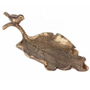 Bandeja Decorativa Vintage de Aluminio con Acabado Dorado para Joyas y Adornos, con Diseño de Pájaro Tucán, Ideal para Mesita de Noche o Navidad - ¡Venta Caliente! - Product Image 2