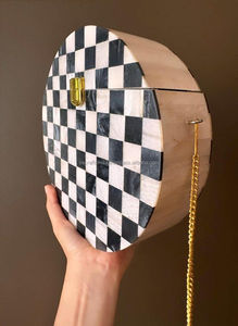 Pochette en résine de créateur de qualité supérieure élégante et durable pour les femmes Utilisation de cadeaux disponible au meilleur prix d'Inde - Product Image 2