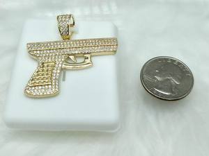จี้เพชรโมอิสซาไนต์รูปปืนกล็อคแบบฮิปฮอปสำหรับงานปาร์ตี้  งานขายส่ง  พร้อมจี้และชาร์มเงินแท้ 925 - Product Image 3