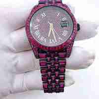 Montre de luxe pour femme en quartz rose moissanite, boîtier rond, cadran analogique, bracelet entièrement serti de pierres