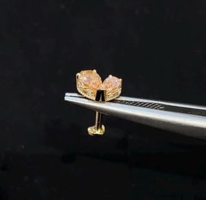 Pendiente de Oro de 14K con Diamante en Forma de Pera Flotante, Certificado IGI, Joyería Minimalista, Elegante Regalo para Bodas y Fiestas - Product Image 3