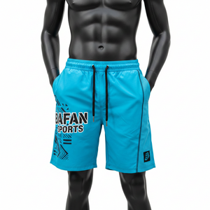 กางเกงว่ายน้ำโพลีเอสเตอร์คุณภาพสูง 140 GSM แห้งเร็ว สีเทอร์ควอยซ์ แต่งแถบข้างสีดำ พร้อมโลโก้แบบรีดร้อน สำหรับใส่ชายหาด ผู้ชาย - Product Image 1