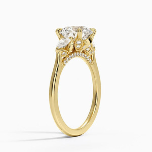 แหวนหมั้นเพชรสามเม็ดทรงพฤกษศาสตร์ - Product Image 2