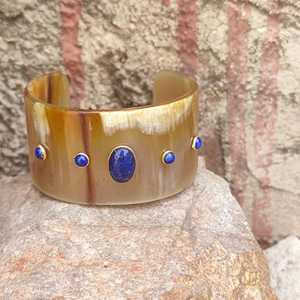 Bracelet en corne de buffle, artisanat naturel, style serpent en spirale, entièrement fait main, style vintage, cadeau par Perfect Enterprises - Product Image 6