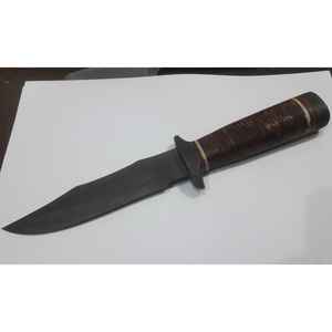 Couteaux de chasse en bois avec texture de manche naturelle pour une prise ferme et un look classique, adaptés à l'équipement de plein air traditionnel. - Product Image 6