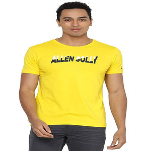 Ropa de hombre con hombros descubiertos, camiseta estampada larga con ajuste suelto y técnica de soplo de patrón - Product Image 1