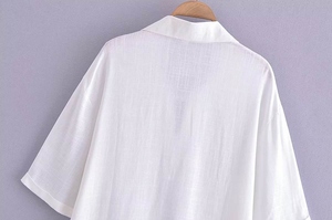 เสื้อเชิ้ตผู้ชายผ้าลินินผสมฝ้าย ระบายอากาศดี สีพื้น ลำลอง คอวี แขนยาว ไซส์ใหญ่ ทรงหลวม ใส่สบายสำหรับฤดูร้อน - Product Image 4
