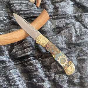 Couteau de camping à lame de décapage de clous en acier Damas composite forgé à la main 78 couches avec manche en cuivre Relief, DIY OEM - Product Image 2