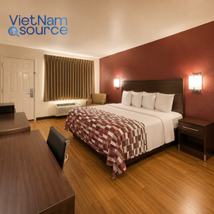 Système de mobilier de chambre Red Roof Inn de designer avec meubles d'hôtellerie commerciaux et stratifié durable, fabriqué au Vietnam - Product Image 4