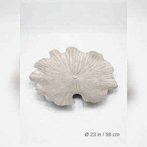 Bandeja de Servicio de Aluminio Contemporánea WB INC de 23 Pulgadas, Hecha a Mano, Chapada en Oro, con Diseño de Hoja de Loto, para Ramadán y Bodas - Product Image 1