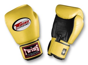 Gants de boxe Muay Thai personnalisés pour la revente, fournis directement par l'usine, pour l'entraînement professionnel et la compétition, avec sangles de maintien pour la gym. - Product Image 5