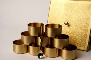 Boîtes à épices et poivriers carrés de 8 pouces en laiton massif Bold Blossom, faites à la main, 100 % laiton pur, qualité alimentaire, écologiques - Product Image 2