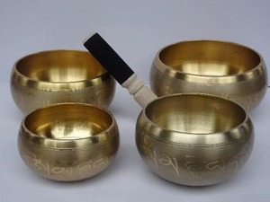 Cuenco Cantante de Latón Hecho a Mano, Diseño Tradicional, Decoración de Mesa para Interiores, para Meditación, Uso en Sala de Estar, Redondo - Product Image 5