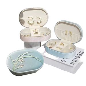 Étui à bijoux en tissu bleu clair brodé d'orchidées, organiseur de rangement pour petits accessoires - Product Image 5
