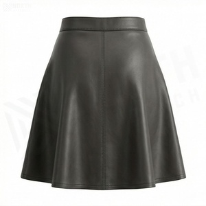 Jupe mini trapèze taille haute en similicuir pour femme avec fermeture éclair avant, couleur unie, design brillant, toutes saisons - Product Image 2