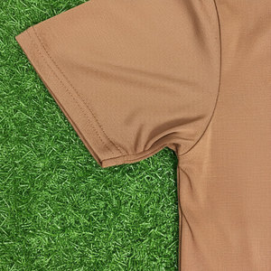 Camiseta de Hombre Lisa de Marca Privada, Cuello Redondo de Algodón Suave, Color Sólido, Etiqueta Tejida Personalizada, OEM, Venta al por Mayor, Fábrica de Pakistán - Product Image 4