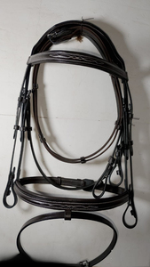Brida de Cuero de Alta Calidad para Doma Clásica, para Exhibiciones Ecuestres y Actividades de Entrenamiento, Disponible para Suministro Mundial - Product Image 2