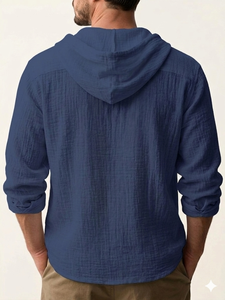 Chemise à capuche en coton texturé pour homme Everlooks, style nomade urbain, boutonnée, Zenith Slate Blue, coton froissé - Product Image 4