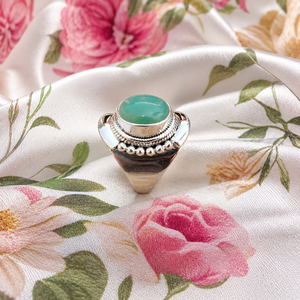 Bague en chrysoprase verte naturelle, argent sterling 925, bague statement, bague cocktail en pierre précieuse faite à la main, bijoux pour femmes, pour hommes et femmes - Product Image 1