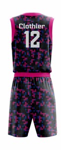 Uniforme d'entraînement de basketball personnalisé avec impression par sublimation, 100% polyester, séchage rapide, respirant, évacuation de l'humidité, fabriqué au Pakistan - Product Image 4
