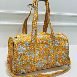Sac de voyage matelassé en coton à imprimé floral vintage jaune, grande capacité, sac à bandoulière pour le week-end, poche avant, qualité supérieure - Product Image 1