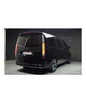 Hyundai Staria L3.5 Lounge 2024 de 9 Plazas, 65,557 km, Caja de Cambios Automática, Asientos de Cuero, Volante a la Izquierda, Cámara Trasera - Product Image 2