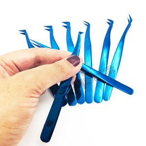 Pinzas Profesionales RMI de Acero Inoxidable con Plasma Azul para Extensión de Pestañas, Agarre Fuerte, Punta Puntiaguda, Logotipo Personalizado - Product Image 5