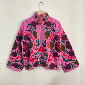 Chaqueta Bordada Suzani de Terciopelo Rosa con Motivo de Granada, Chaqueta Corta Vintage Hecha a Mano de Estilo Bohemio Étnico para Mujer, Ropa de Abrigo de Invierno - Product Image 1