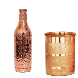 Botella de Agua y Juego de Vasos de Cobre Puro 100% Hechos a Mano, 1000ml, Forma de Champaña Martillada, Antiderrames, Vajilla Ayurvédica para la Salud - Product Image 1