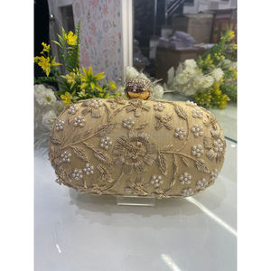 Fabricants de sacs à bandoulière brodés faits à la main de haute qualité pour la décoration des femmes en provenance d'Inde - Product Image 1