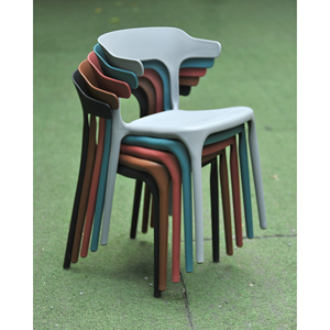 Fauteuil d'extérieur minimaliste noir léger au design géométrique |   Chaise de jardin empilable en polypropylène de qualité supérieure - Product Image 5