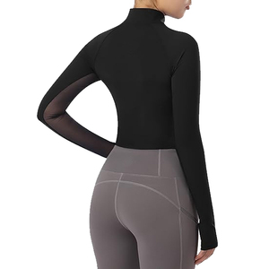 Haut de sport noir à manches longues et col montant zippé pour femme, idéal pour l'équitation, avec service OEM ODM - Product Image 2