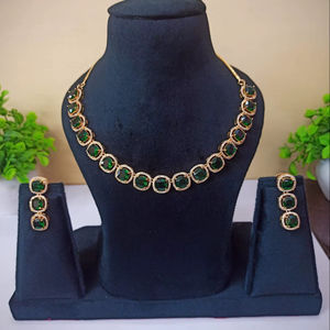 Elegante Juego de Joyería Nupcial Clásico con Diamantes de Imitación CZ, Chapado en Oro, con Piedras Verdes, Aretes y Collar Tipo Candelabro para Bodas y Fiestas - Product Image 1