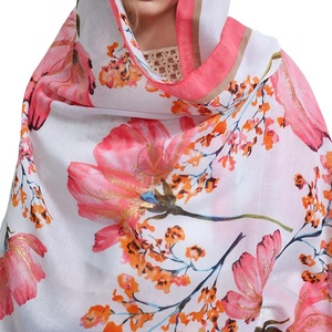 Nuevos Hijabs Musulmanes de Poliéster con Lámina Dorada, Estilo Europeo Clásico, Estampados con Patrones Florales, Chales y Bufandas de Algodón para Mujer - Product Image 4