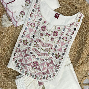 Traje Salwar de Tela de Seda Viscosa Pakistaní de Diseño Moderno y Exclusivo de Boutique India, Traje Formal para Mujer para Fiestas - Product Image 5