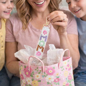 ลูกปัดรูปหัวใจพิมพ์ลายอุ้งเท้าน่ารักมีเสน่ห์มีเสน่ห์รูปดาวที่กำหนดเองได้ทุกวันของขวัญสำหรับเด็กผู้หญิงเทรนด์ใหม่สำหรับลูกปัด - Product Image 1